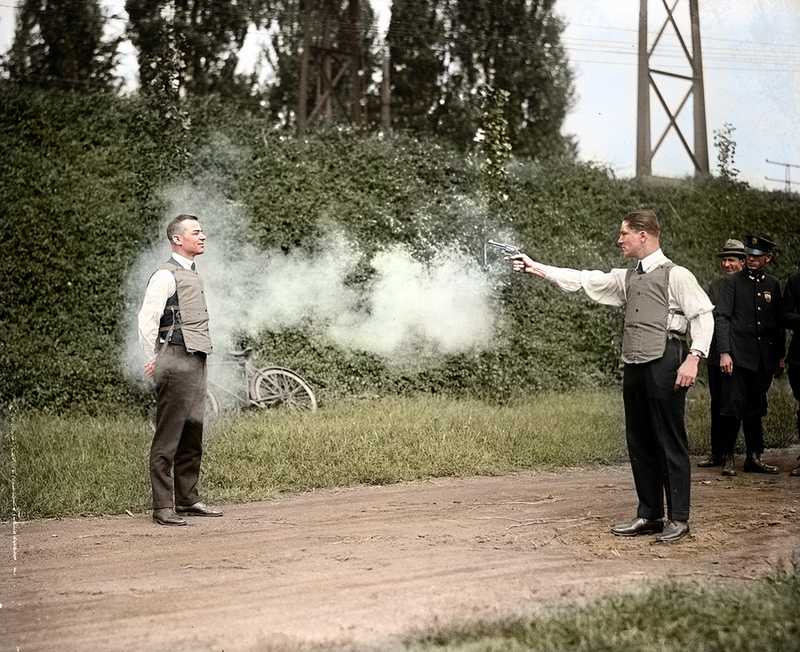 Illustration for article titled Iconic Black and White Photographs, Colorized